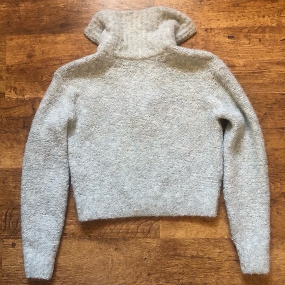 ARITZIA Wilfred Free: Grey Cropped 1/4 Zip Sweater - Picture 2 of 3